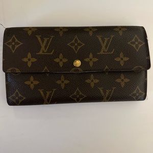 *Sold* Louis Vuitton Monogram Sarah Wallet